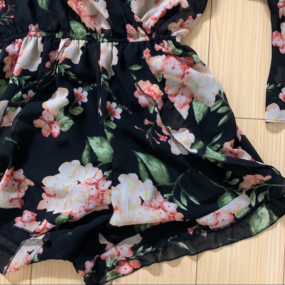 Floral Romper - Picture 4 of 6